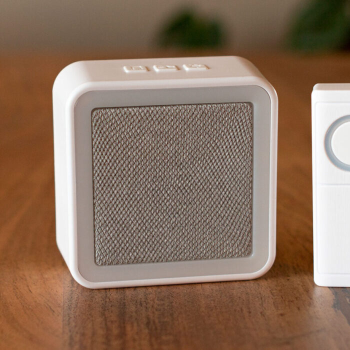 action deurbel op tafel